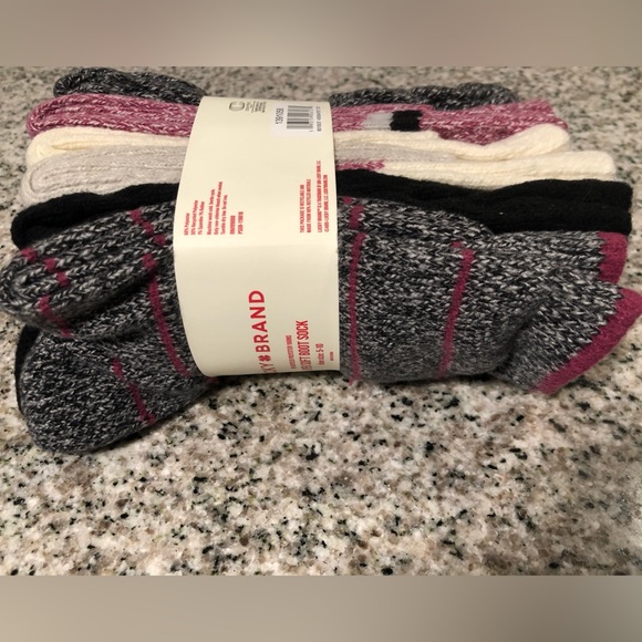 Lucky Brand Women's 6-Pair Shoe Size: 5-10 Super Soft Yarn Cozy Boot Socks- NWT - Picture 10 of 15